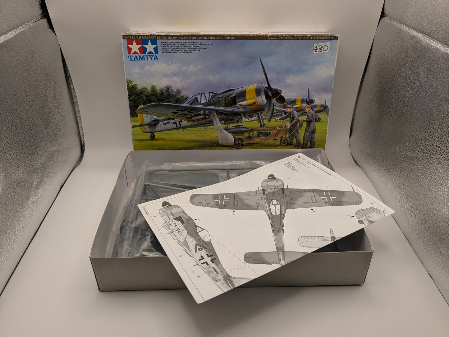Tamiya Focke-Wulf Fw190 F-8/9 w/Bomb Loading Set